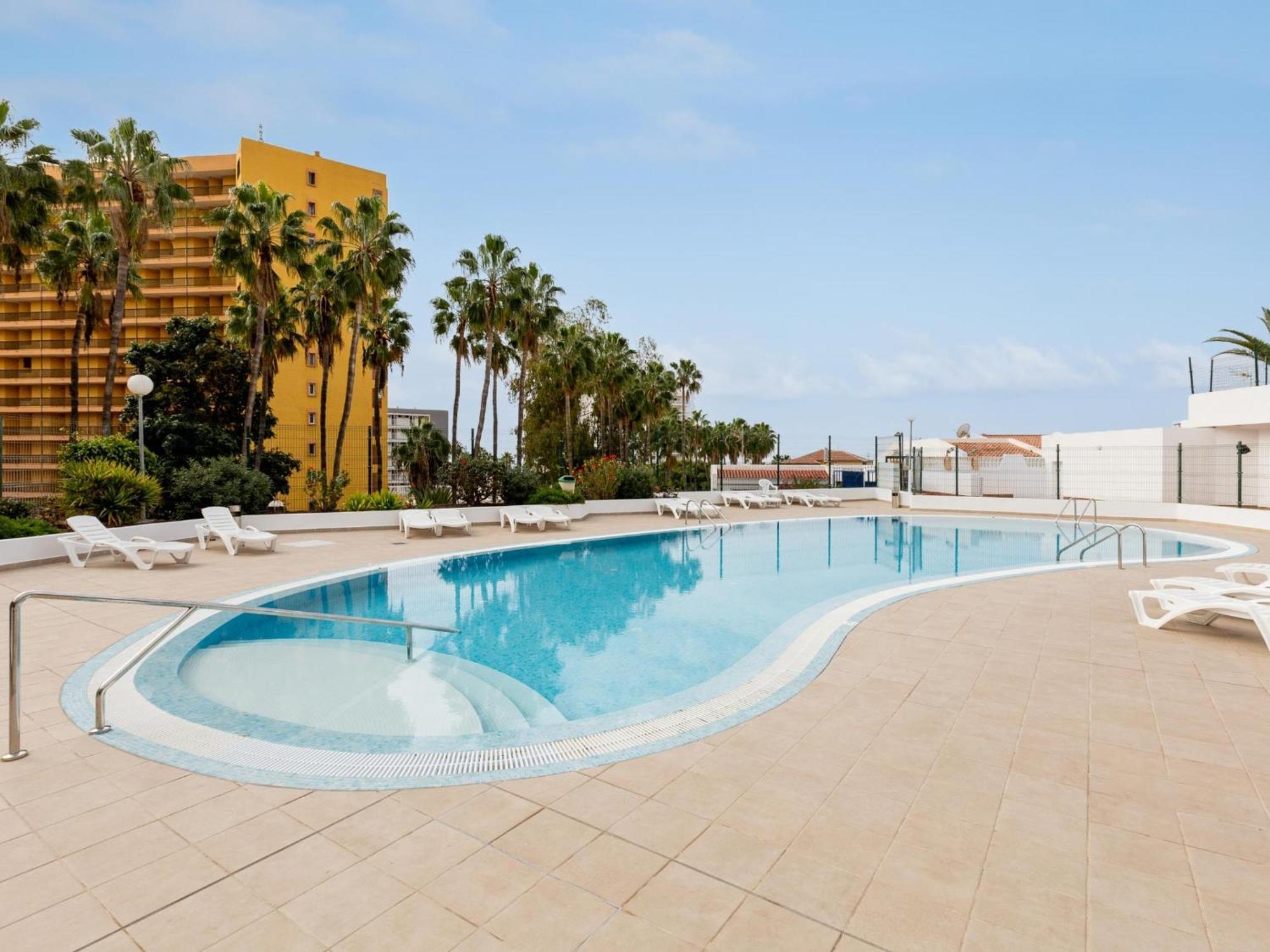 1i. Cozy Flores With Pool Apartment